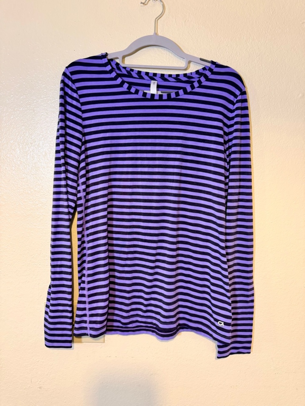GapFit Striped Long-Sleeve Top - Purple/Black